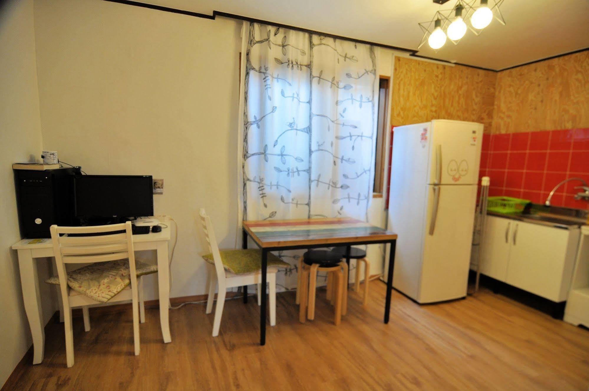 A Pousada Backpackers Inside Seul Exterior foto