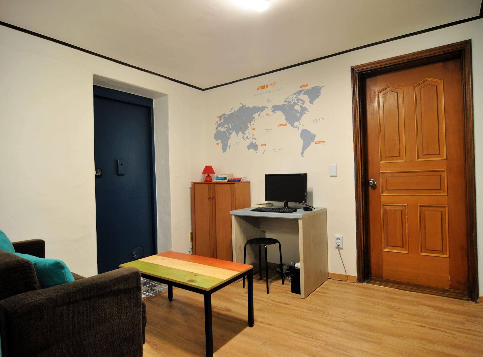 A Pousada Backpackers Inside Seul Exterior foto