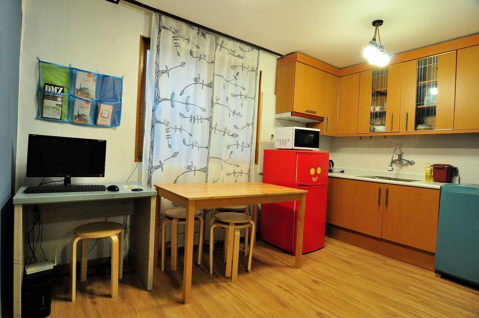 A Pousada Backpackers Inside Seul Exterior foto